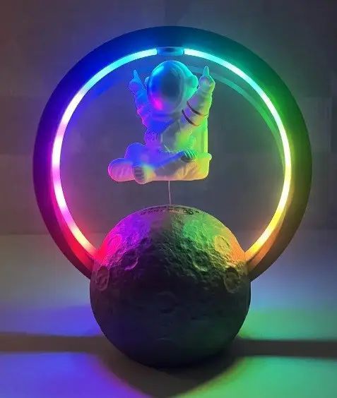 Нічник колонка космонавт Y-598 Bluetooth колонка USB SD FM 7 режимів освітлення RGB Y-598 фото